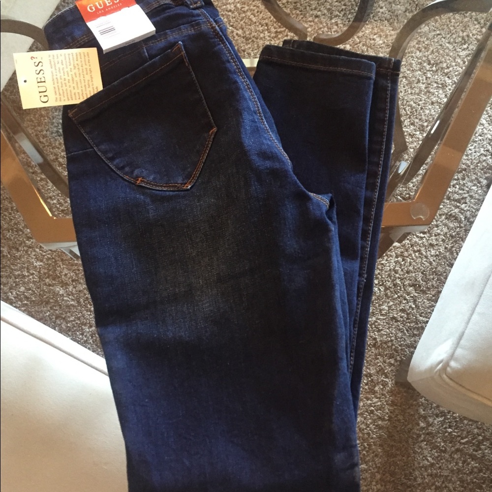 Guess jeans size 26, brand new with tags
